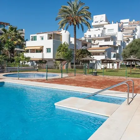 Lägenhet Stunning Beachfront Penthouse Estepona