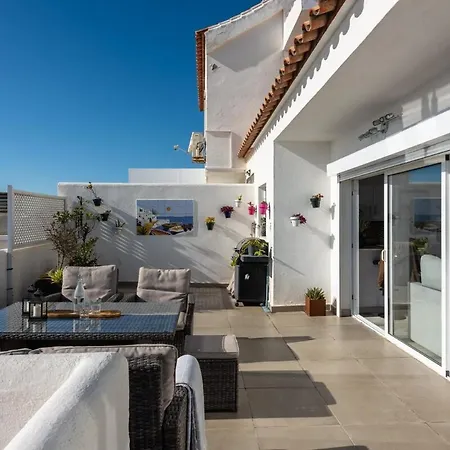 Stunning Beachfront Penthouse Lägenhet *